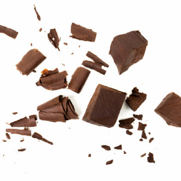 Broken pieces of chocolate, Chuncho Gold Grand Cru 70%